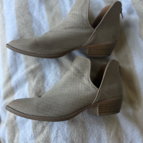 Women's Taupe Ankle Boots - Picture 1 of 3